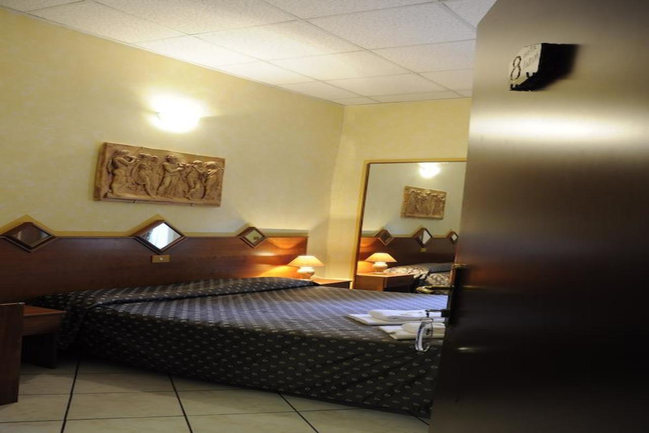 Hotel Farini Róma Kültér fotó