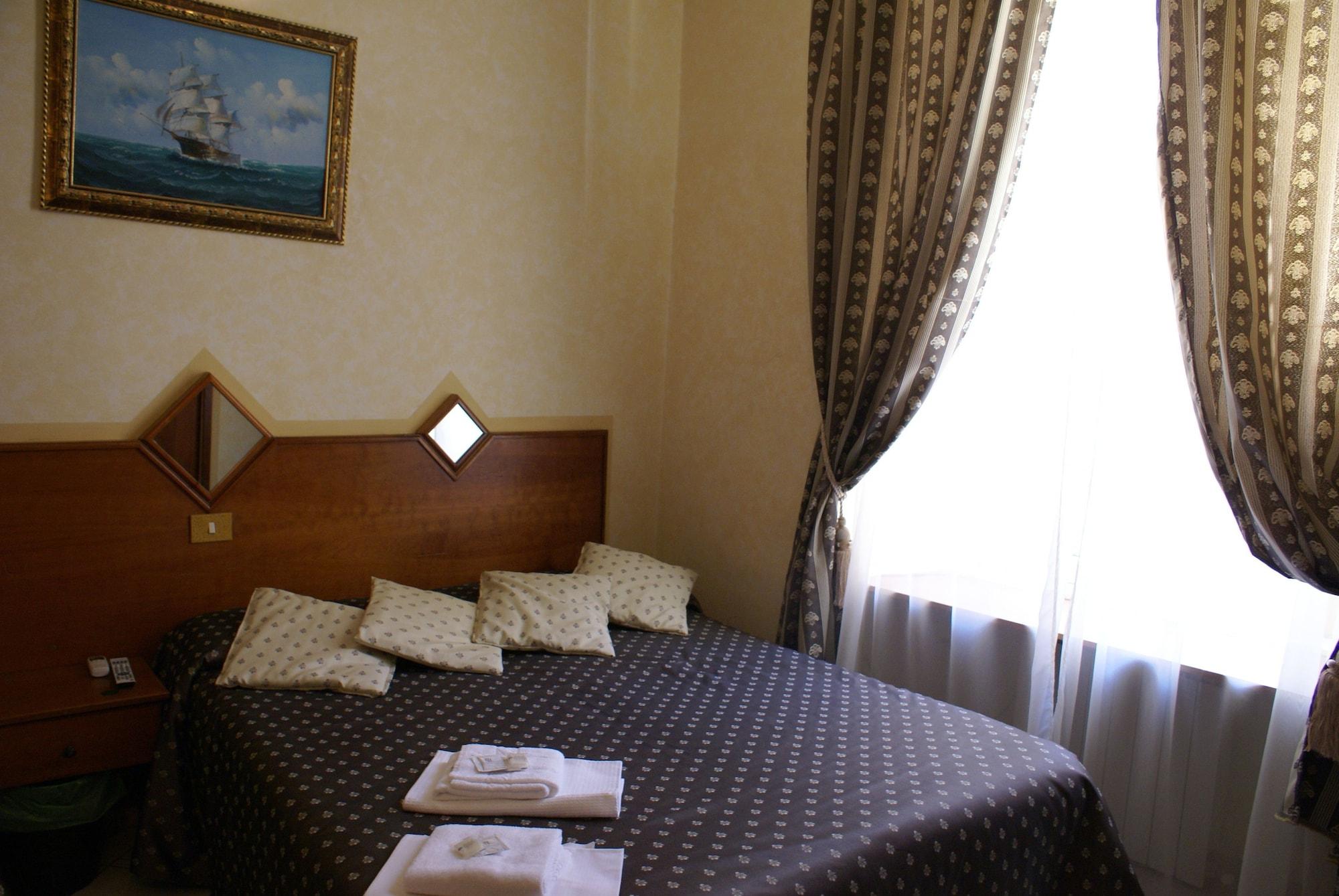 Hotel Farini Róma Kültér fotó