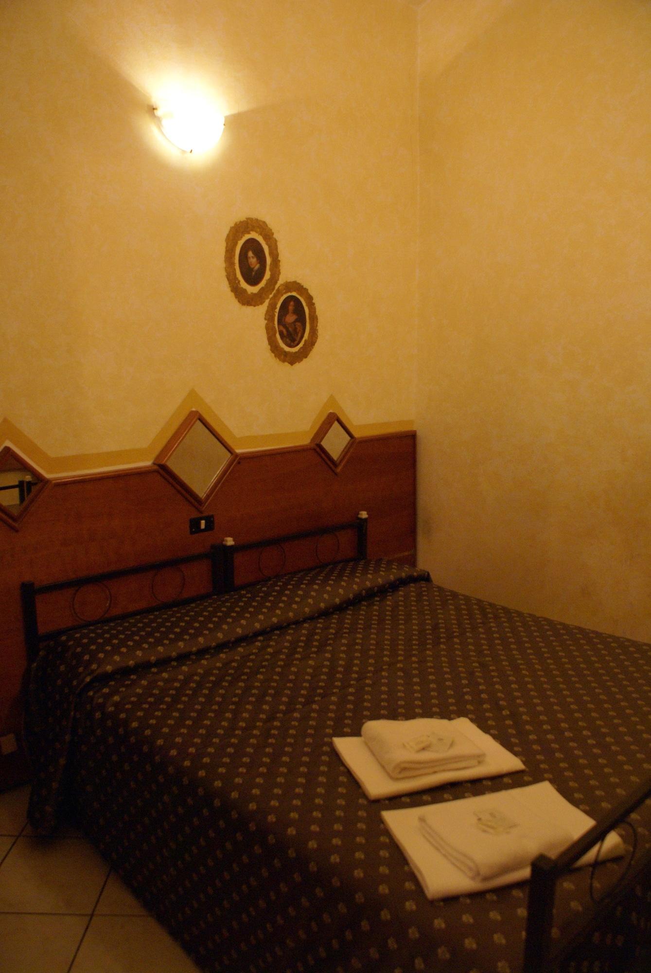 Hotel Farini Róma Kültér fotó
