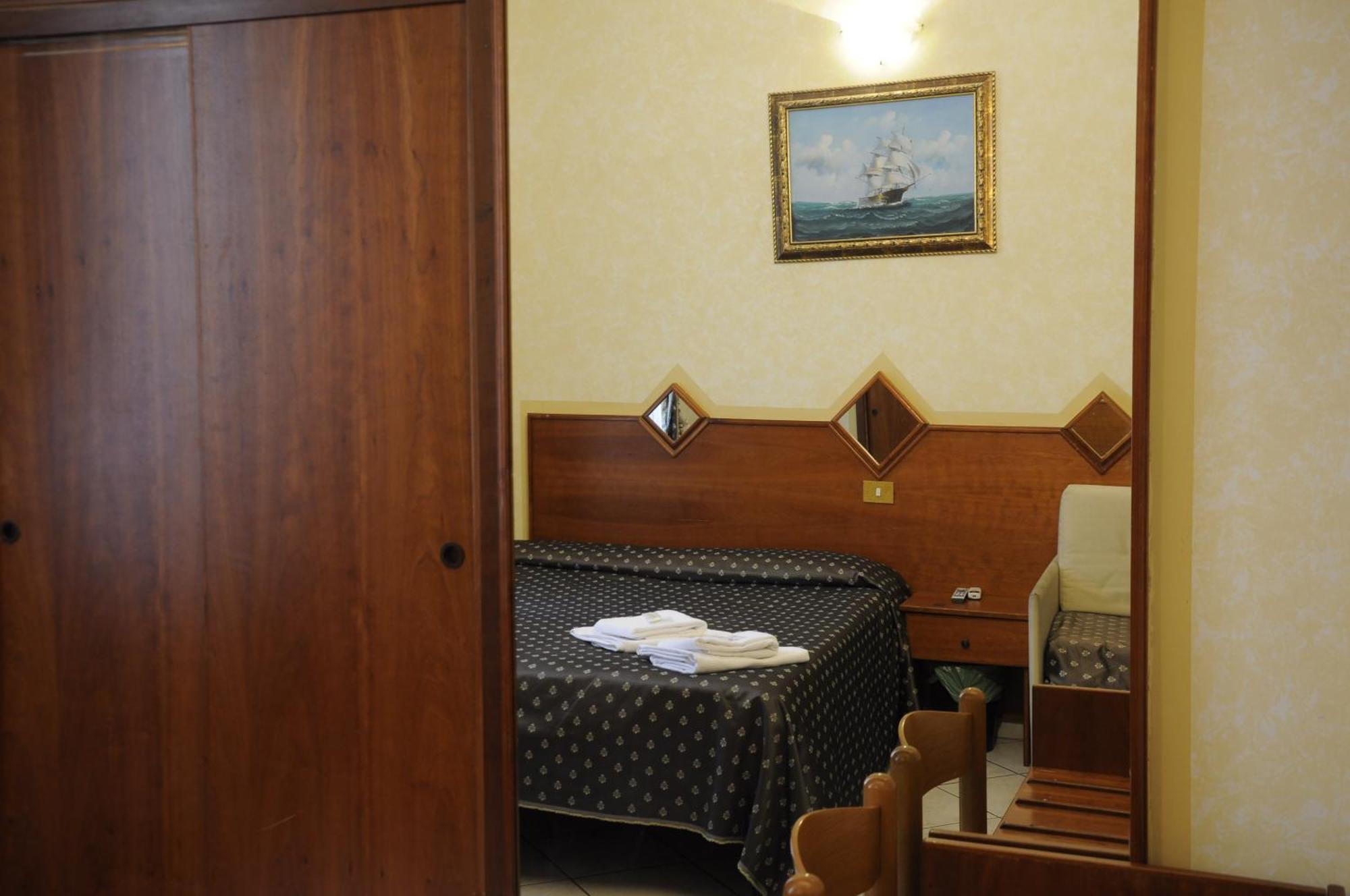 Hotel Farini Róma Szoba fotó