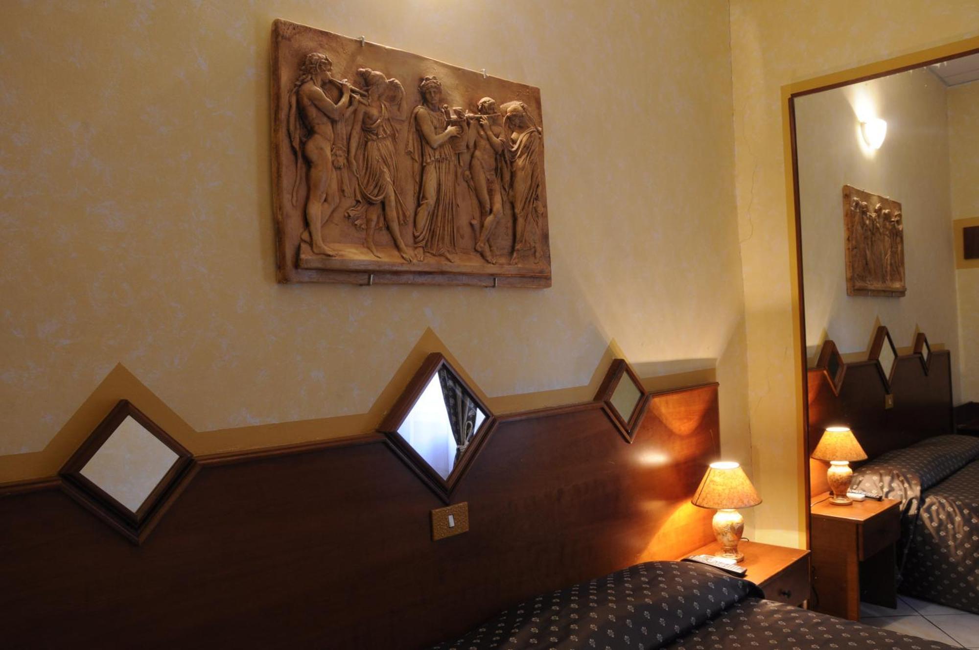 Hotel Farini Róma Szoba fotó