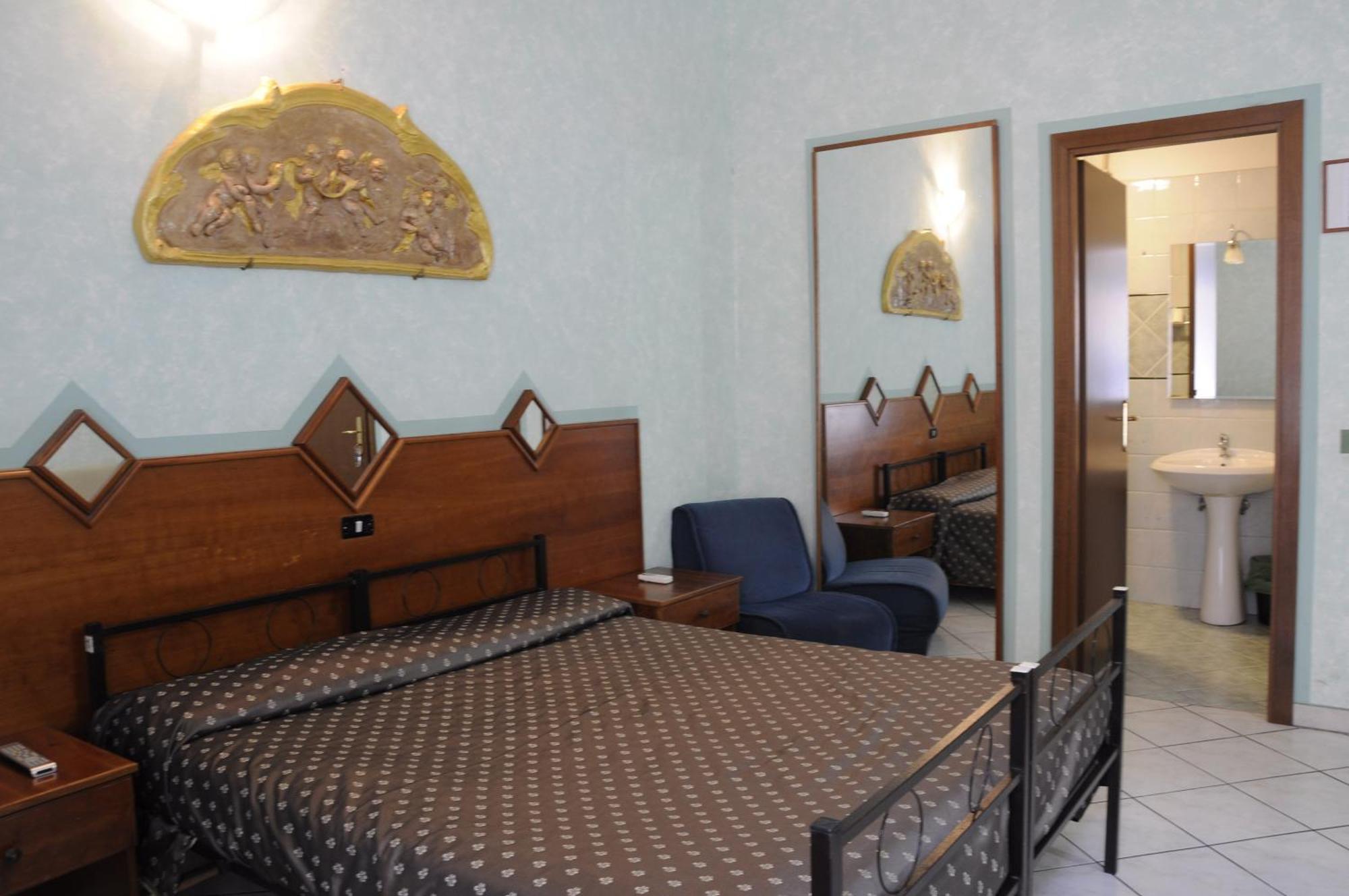 Hotel Farini Róma Szoba fotó