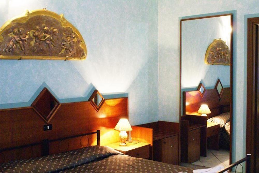 Hotel Farini Róma Kültér fotó