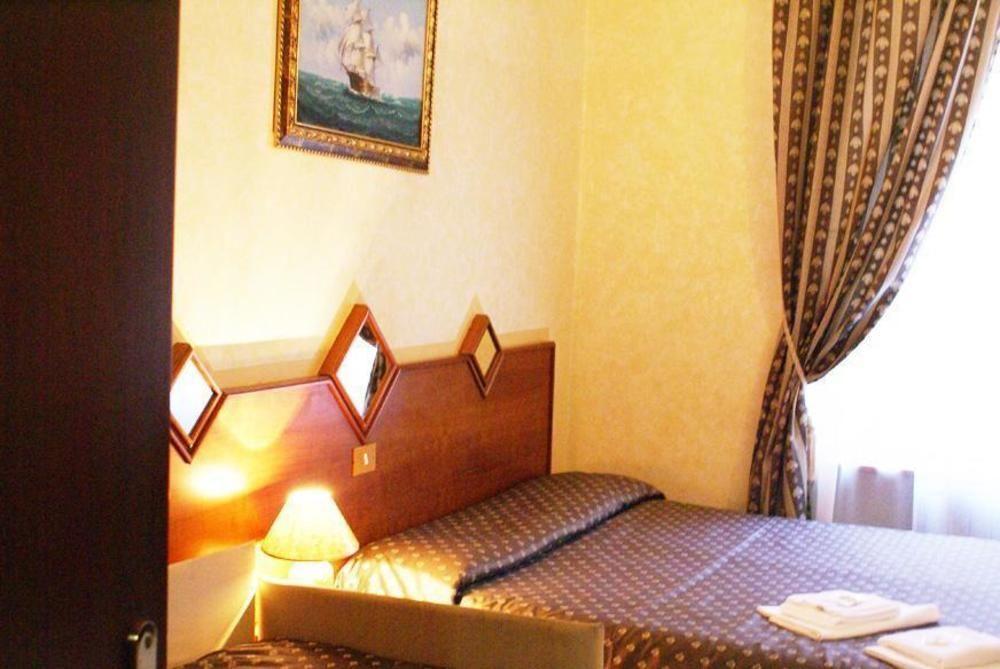 Hotel Farini Róma Kültér fotó