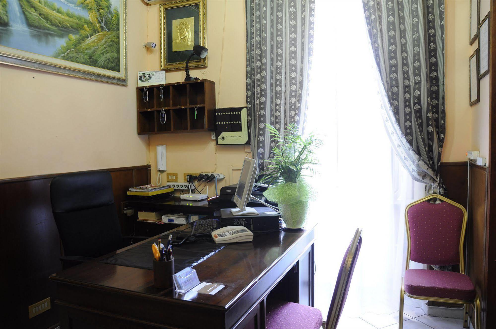 Hotel Farini Róma Kültér fotó