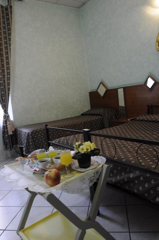 Hotel Farini Róma Kültér fotó