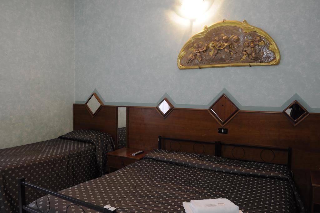 Hotel Farini Róma Kültér fotó